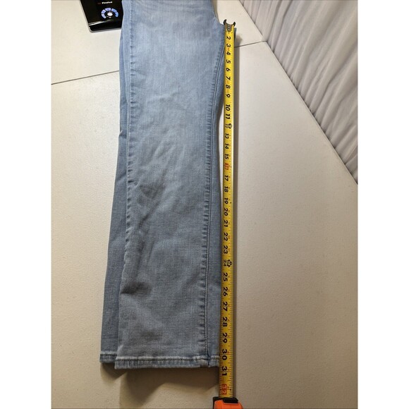 Levi's 314 Shaping Straight Denim Jeans Women's Size 31 Blue Mid Rise Light Wash - Picture 4 of 5